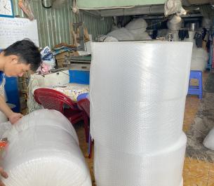 1 cuộn xốp hơi 1m4x100m giá 290k